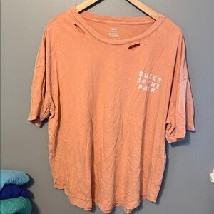 aerie Peach Graphic 'Queen of the Pack' Short Sleeve Tee